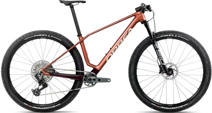 Alma M-PRO - 2026 Mars Red (Matt) - Metallic Burgundy Red (Gloss) | S Begrenztes Angebot