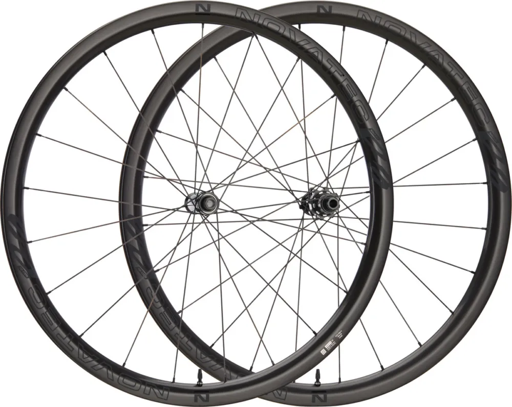 Novatec R3 PRO Disc Center Lock Carbon 28" Laufradsatz - black | 142 mm | Non Boost | 100 mm | Shimano Road | Non Boost | 28" Preisknaller