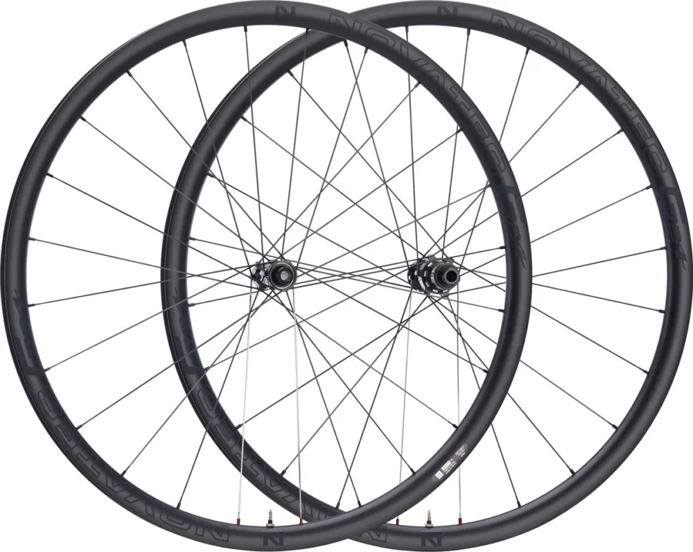 Nur Für Kurze Zeit Novatec G24 PRO Disc Center Lock Carbon 28" Laufradsatz - black | 142 mm | 100 mm | SRAM XDR | Non Boost | Non Boost | 28"