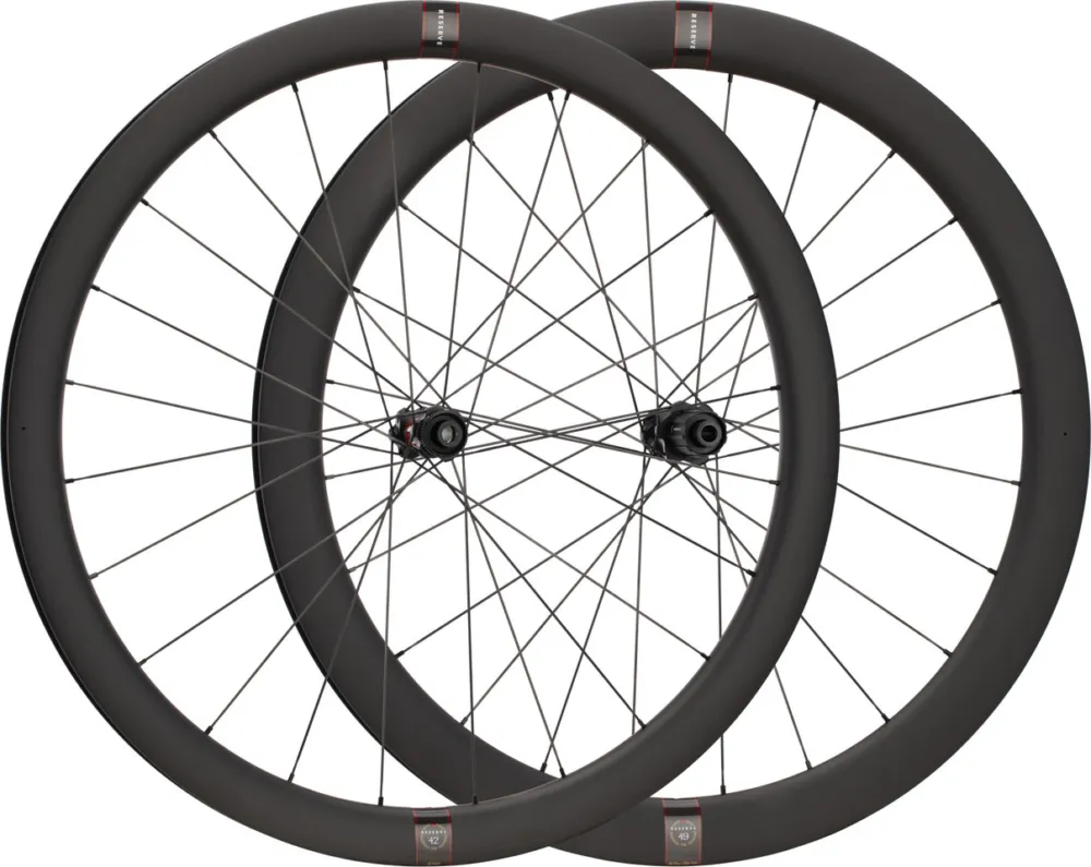 Saisonangebot Reserve 42|49 Turbulent Aero/DT 240 Carbon Disc Center-Lock 28" Laufradsatz - black | 142 mm | Non Boost | Shimano Road | Non Boost | 28" | 100 mm